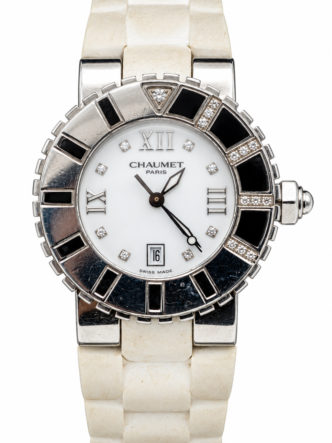 Chaumet Class One – Cadran blanc, détails sertis et bracelet blanc