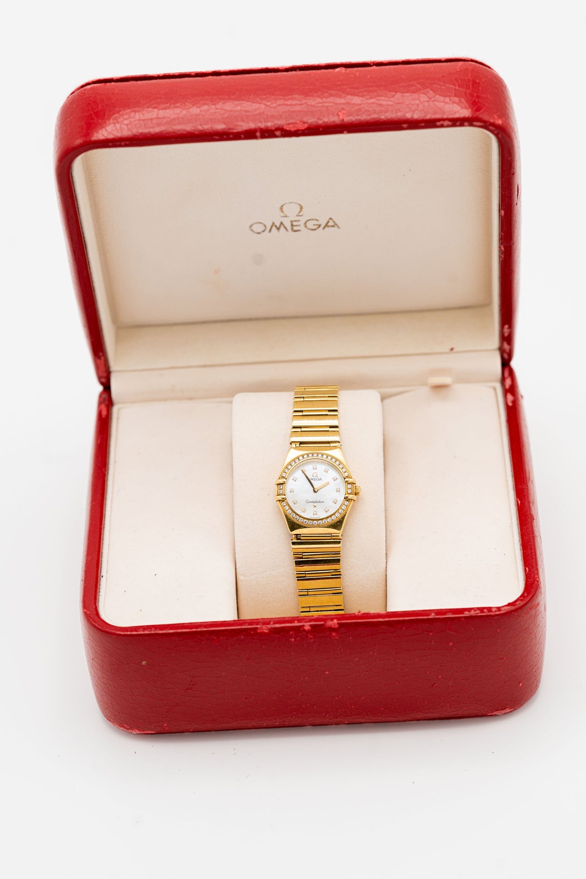 Omega Constellation – Tons dorés, cadran clair et détails sertis