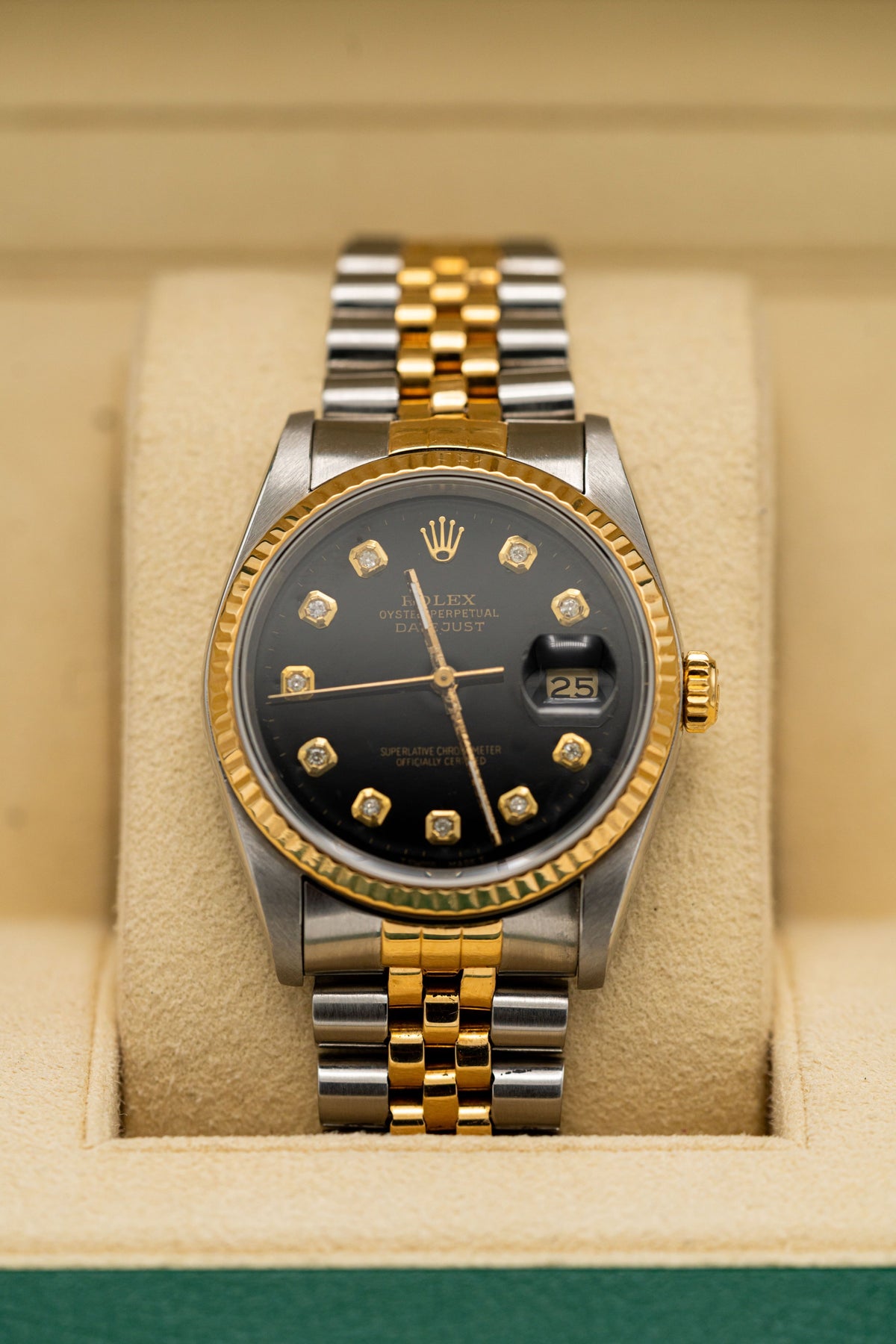 Rolex Datejust – Cadran noir serti et bracelet bicolore